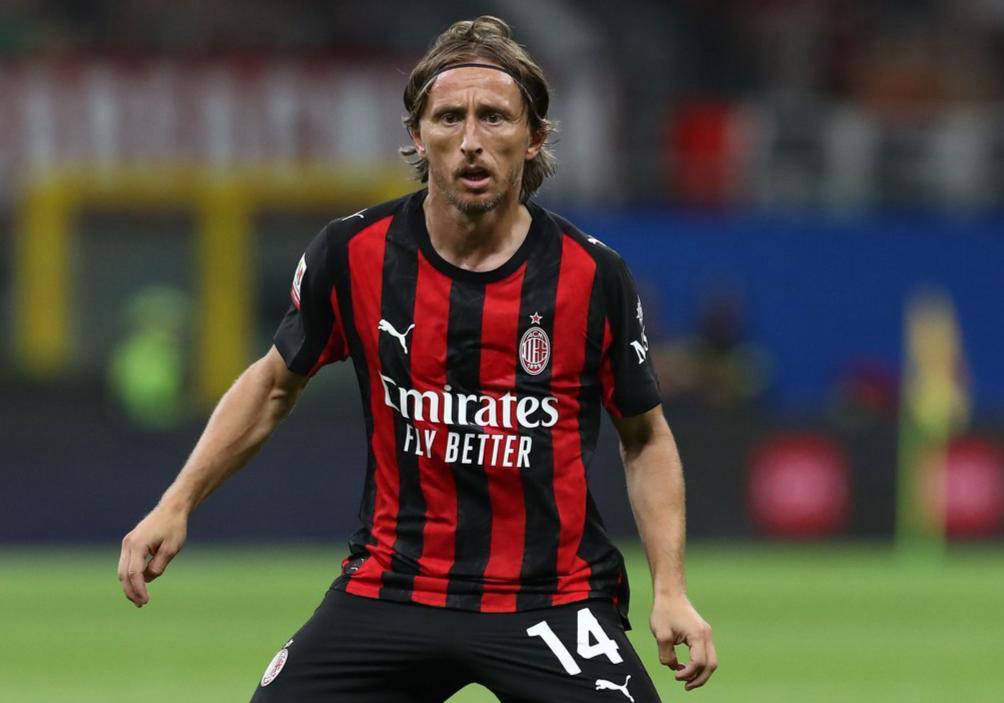 凯尔特人本赛季对50%胜率球队拿到7胜，全联盟仅次于活塞